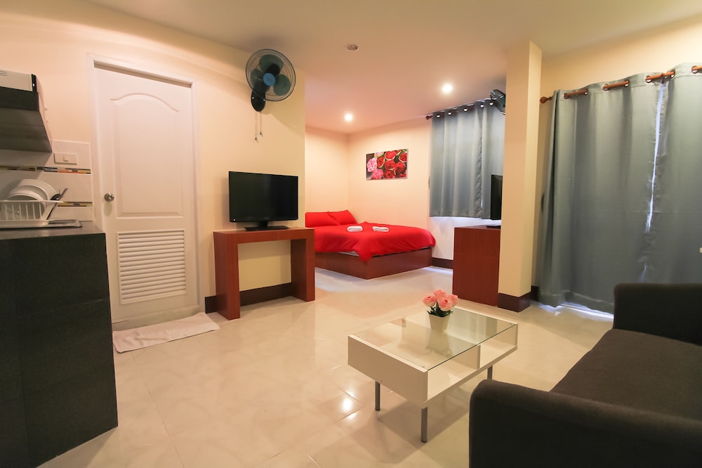 Walking Street Guest House 36/47