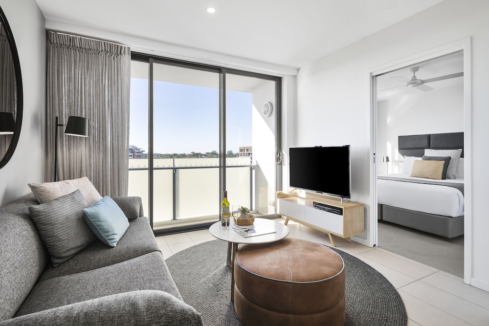 ALCYONE HOTEL RESIDENCES 39/61