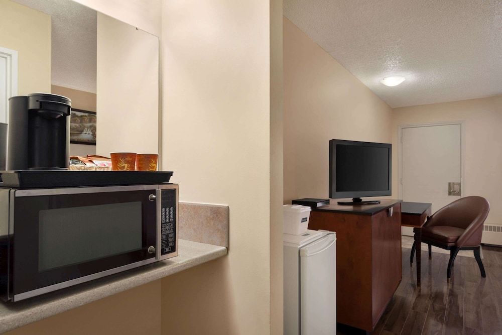 Travelodge by Wyndham Swift Current 51/53
