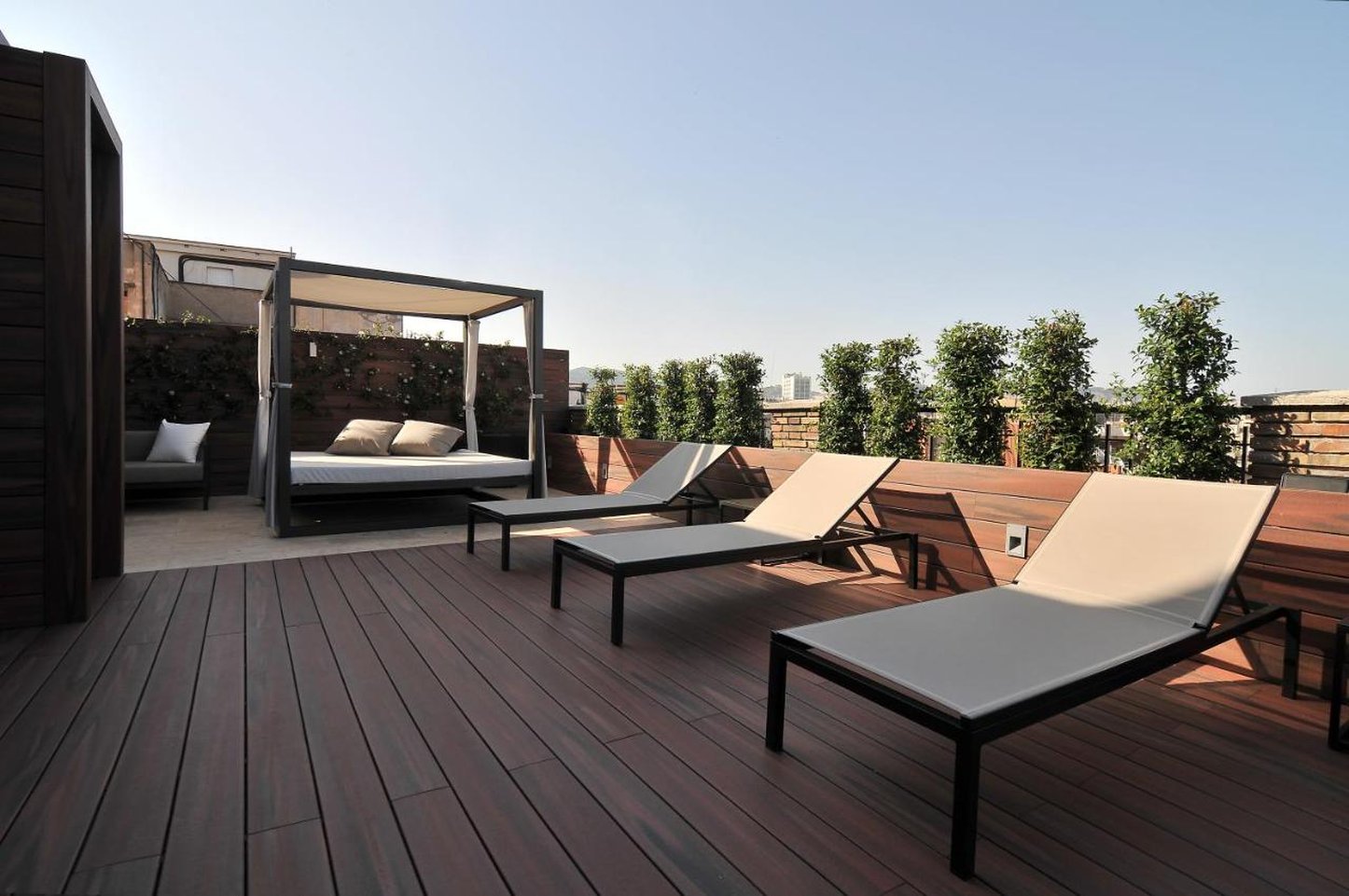 U232 Hotel 41/66