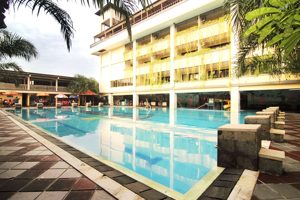 Nirmala Hotel And Convention Centre 2/66