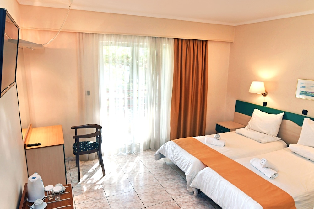Poseidon Hotel 14/50