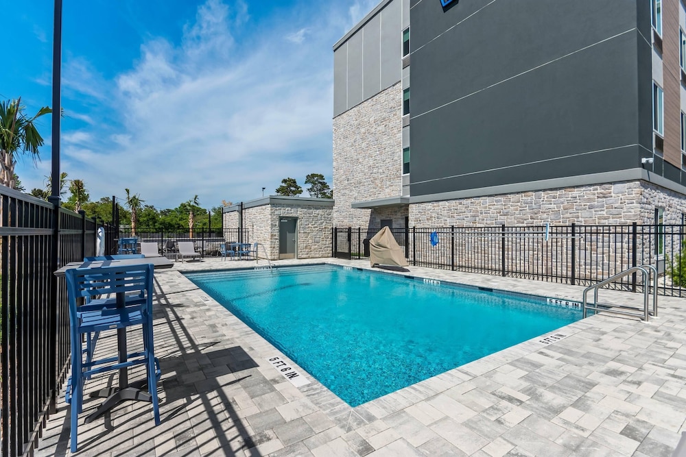 Everhome Suites Panama City Beach - 30A 52/60