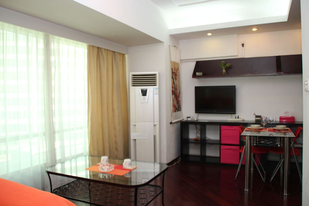 World Union Service Apartment Cosmo 58/72