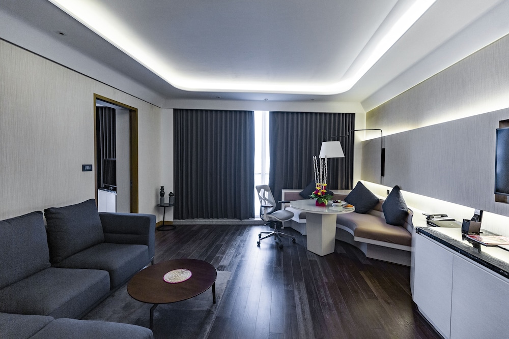 Doubletree By Hilton Ahmedabad India 33/48