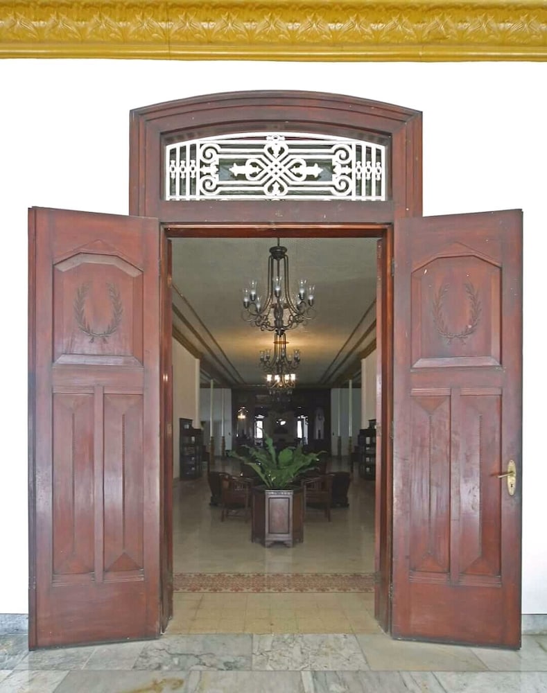 Daroessalam Hotel 5/49