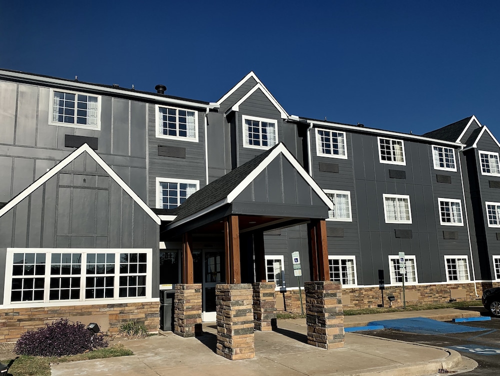 Econo Lodge Inn Suites Greenville 1/69