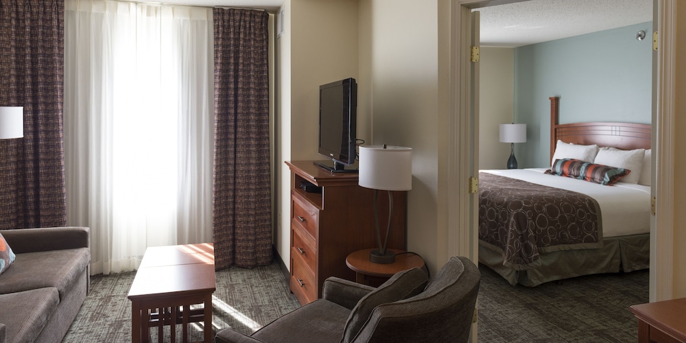 Staybridge Suites Fargo 11/53