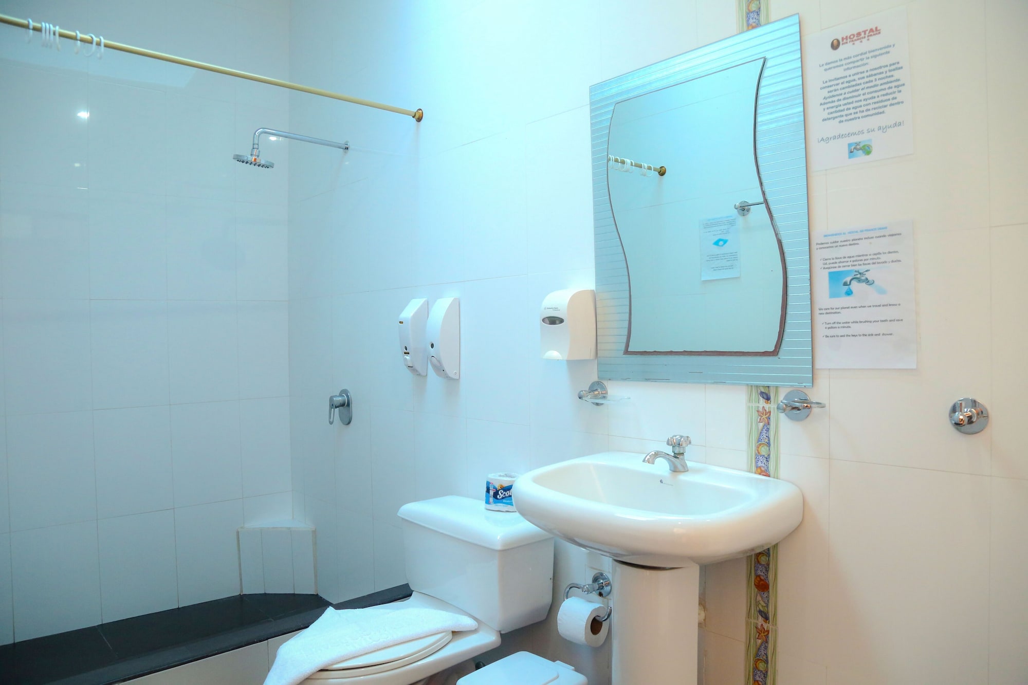 Deluxe, Queen Bed, Balcony, Hostal Sir Francis Drake 5/5