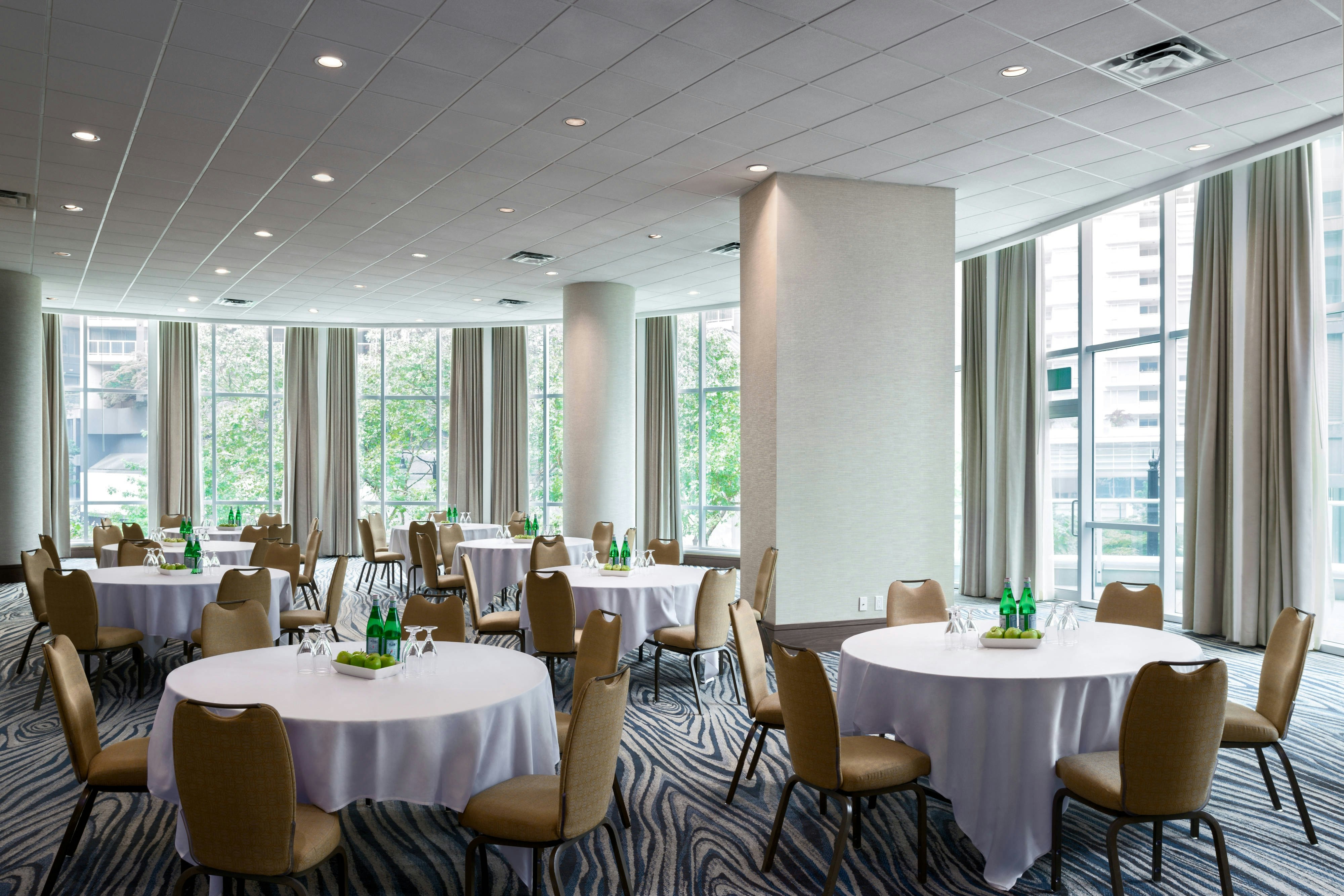 Vancouver Marriott Pinnacle Downtown 76/81