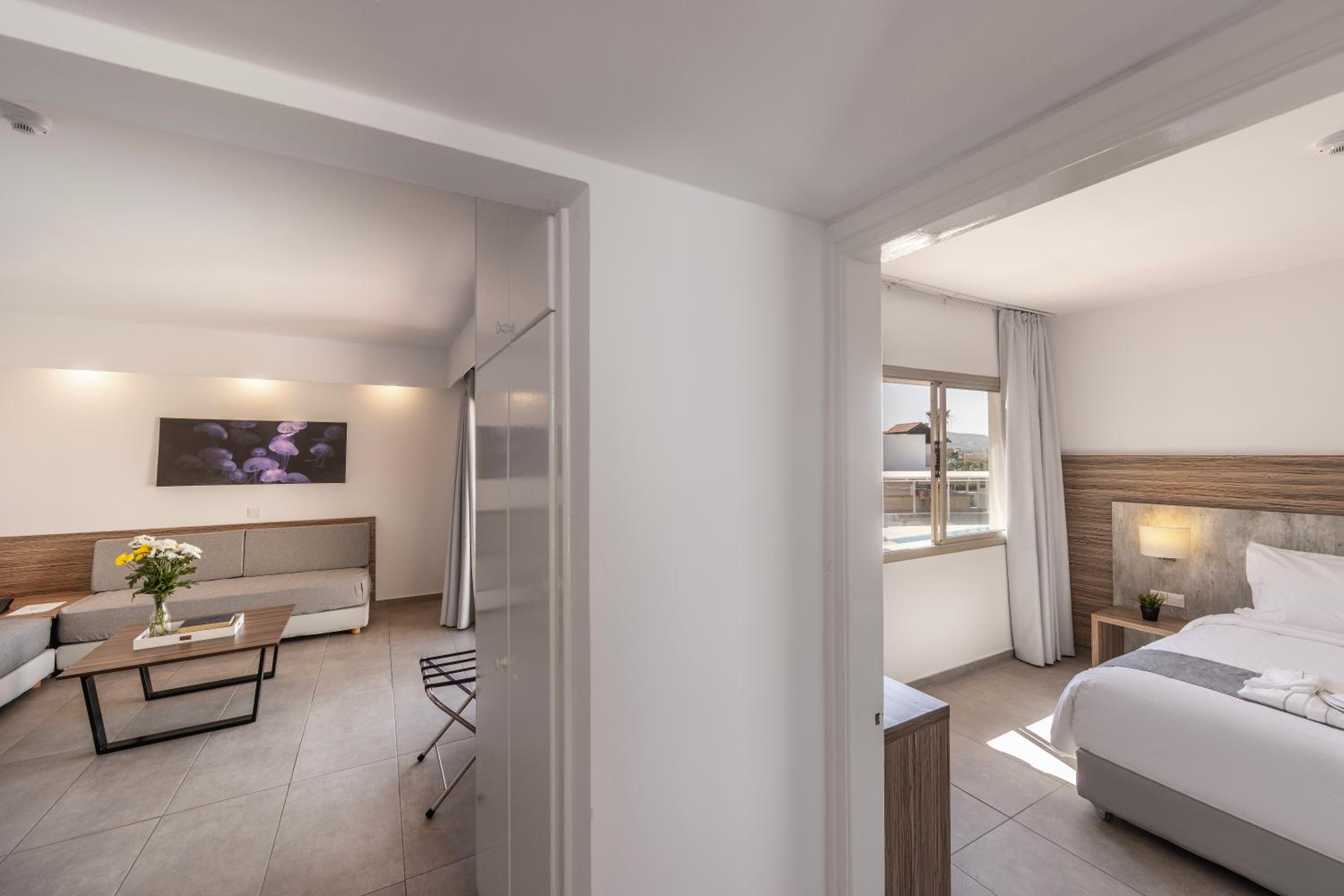 جناح مع أريكة، Kapetanios Aqua Resort 3/7