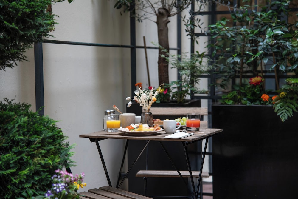 Mercure Paris Raspail Montparnasse 14/60