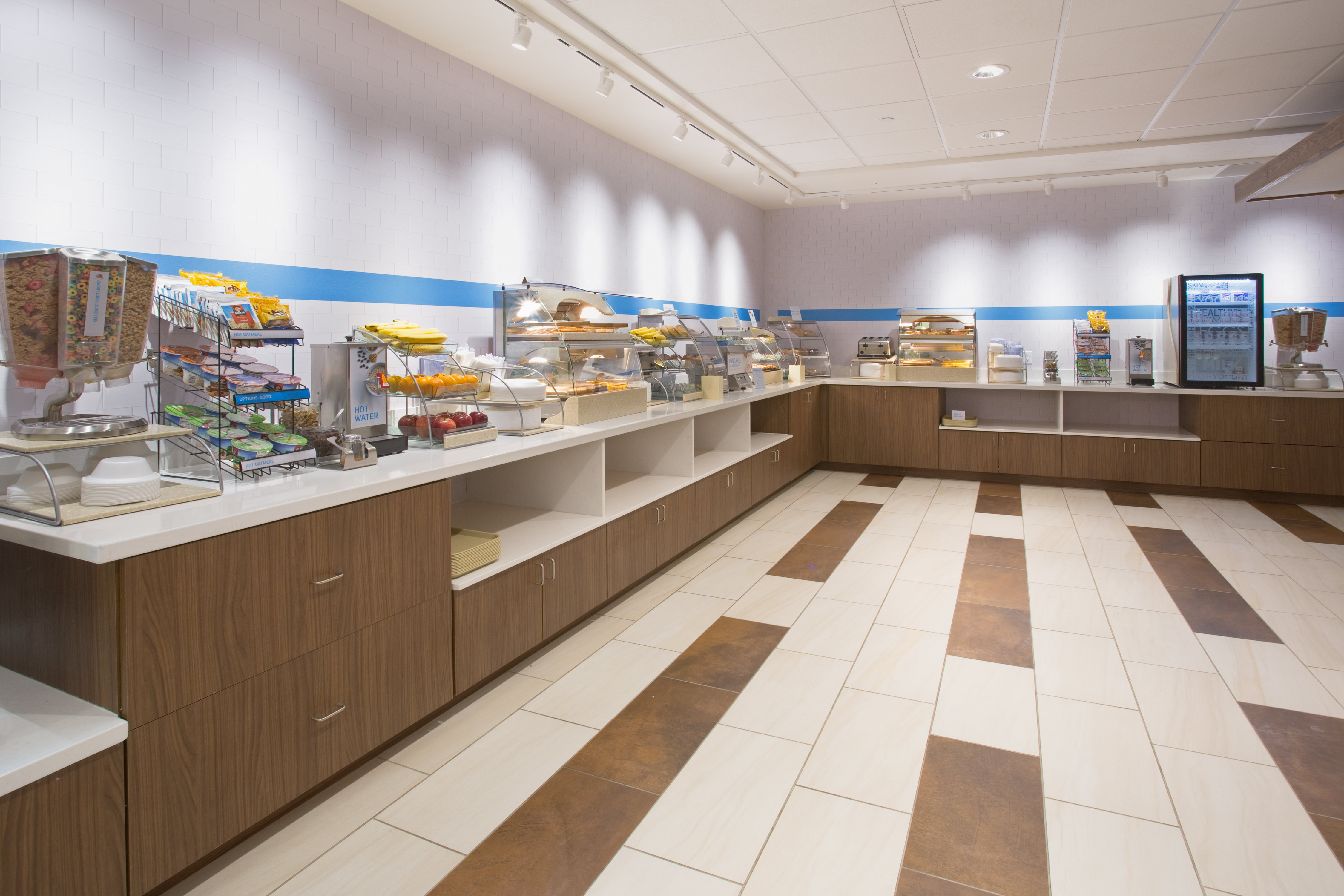 Holiday Inn Express Suites Monterrey Valle 70/74