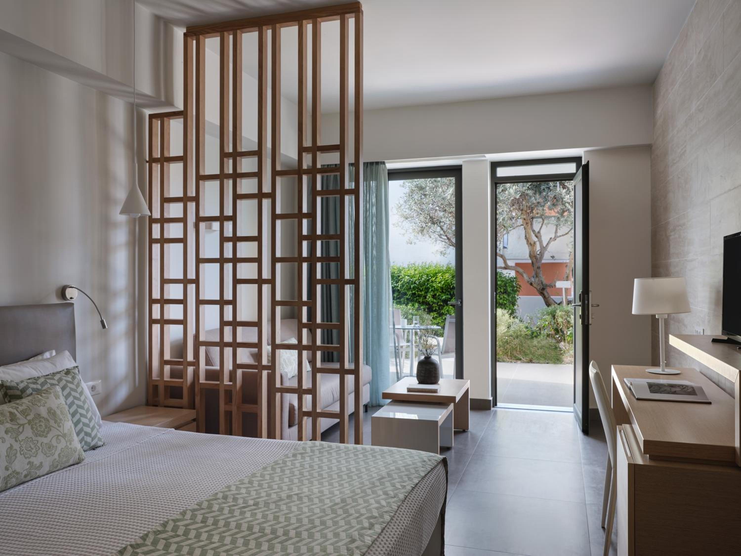 Superior, Double Bed, Inland View، Atlantica Mikri Poli Rhodes 2/3