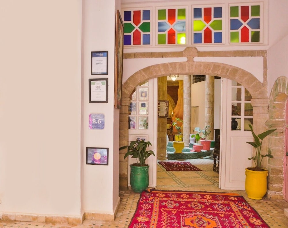 Riad Al Khansaa 48/70