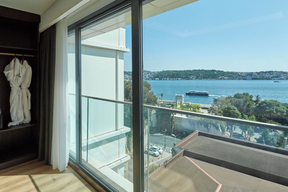 Ciragan Hotel Bosphorus Istanbul 43/68