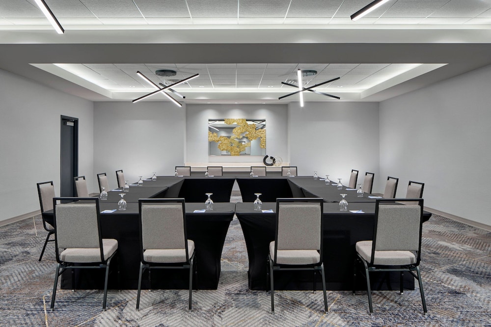 Delta Hotels by Marriott Toledo 36/50
