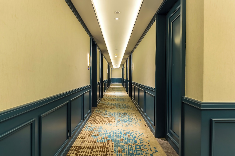 Jinglai Hotel (Shanghai Bund East Nanjing Road Pedestrian Street) 24/50