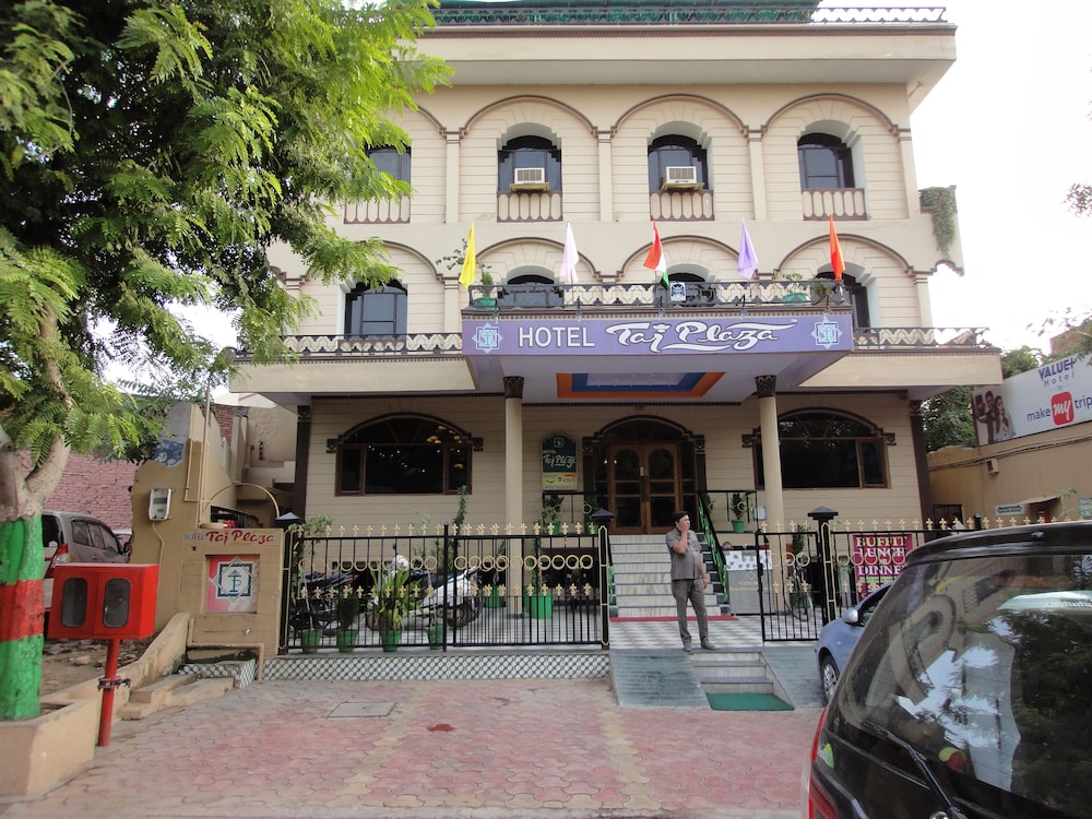 TAJ PLAZA HOTEL 6/51
