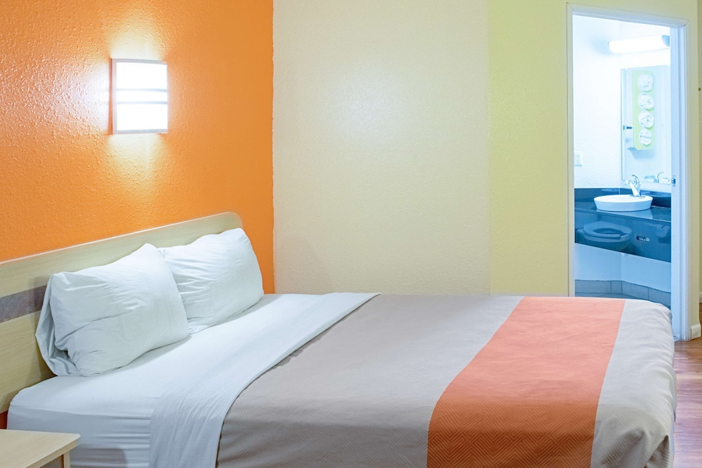 Motel6 Seymour, IN - North 24/51