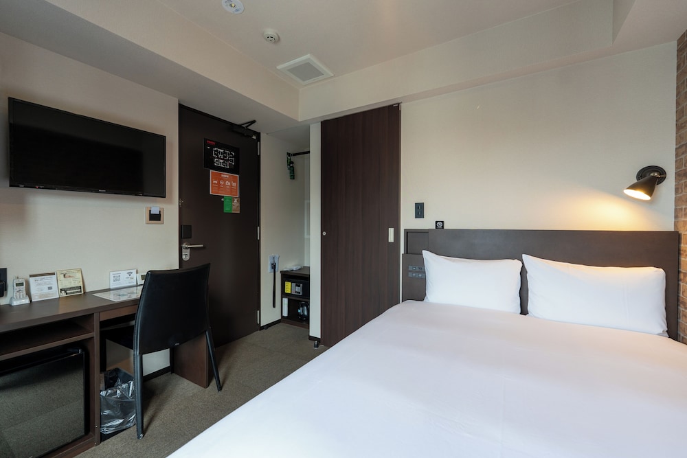 SKY, TREE, DOUBLE BED, WITH VIEW