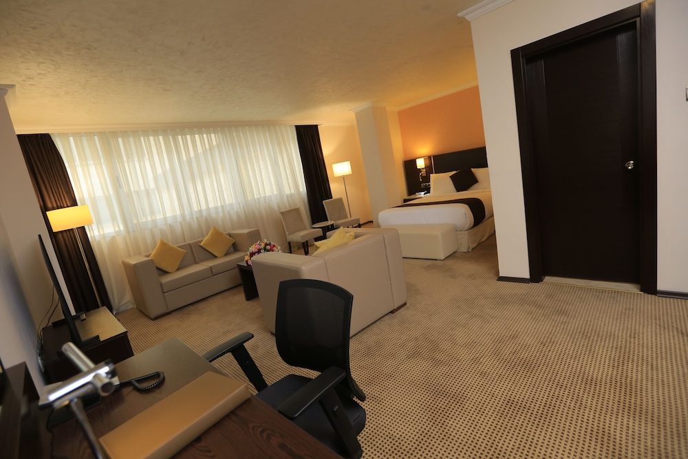 Cassiopeia Hotel 47/50