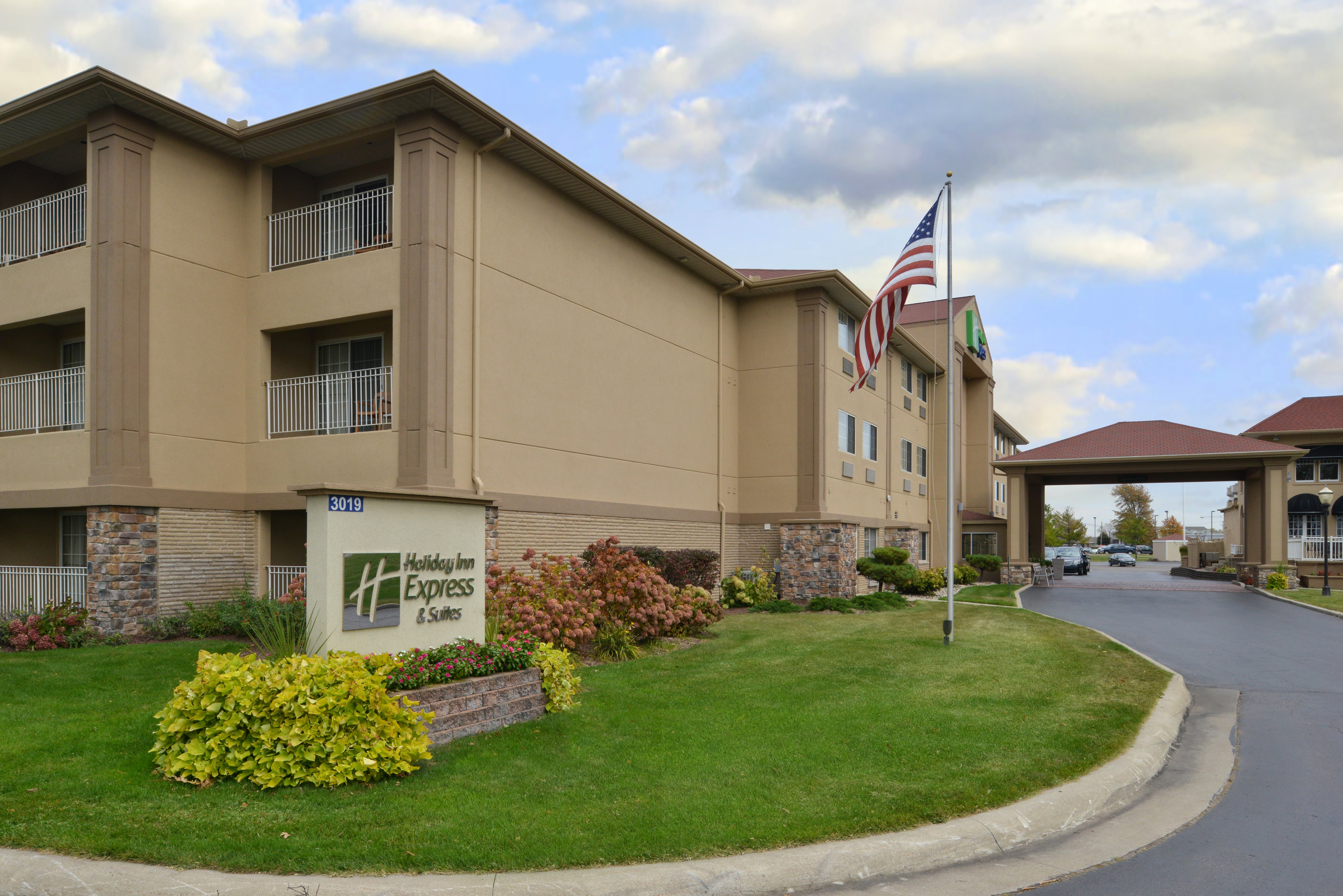 Holiday Inn Express Suites St Joseph 62/69