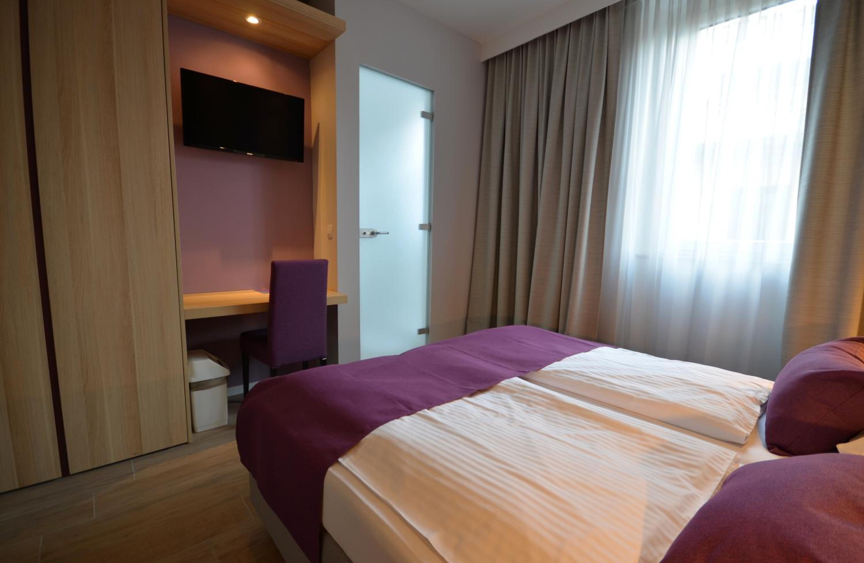 Room at Emonec Hotel, LJUBLJANA - SI