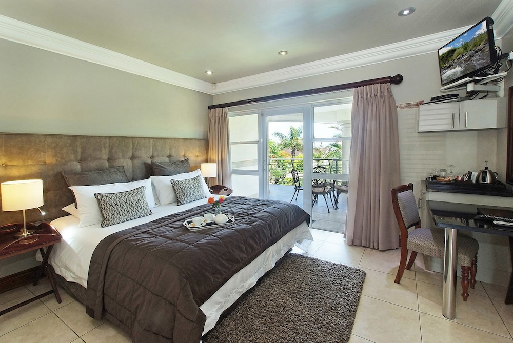 EXECUTIVE, SUITE