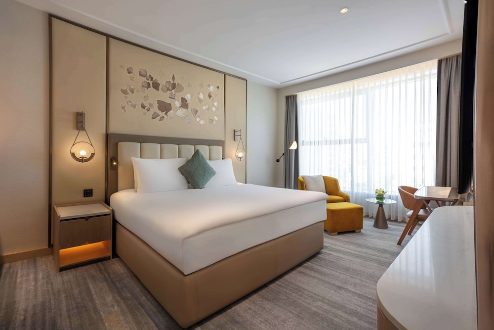 2 BEDROOMS, SUITE