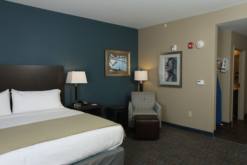 Holiday Inn Express Hotel Amp Suites Goldsboro Base Area 12/41