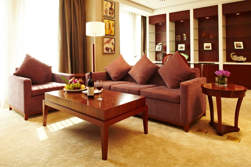 Regal Jinfeng 34/56