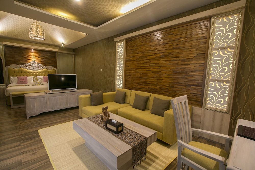 Flamingo Dewata Suite 81/87