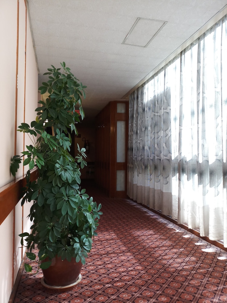 ORIENTAL PALACE HOTEL 44/52