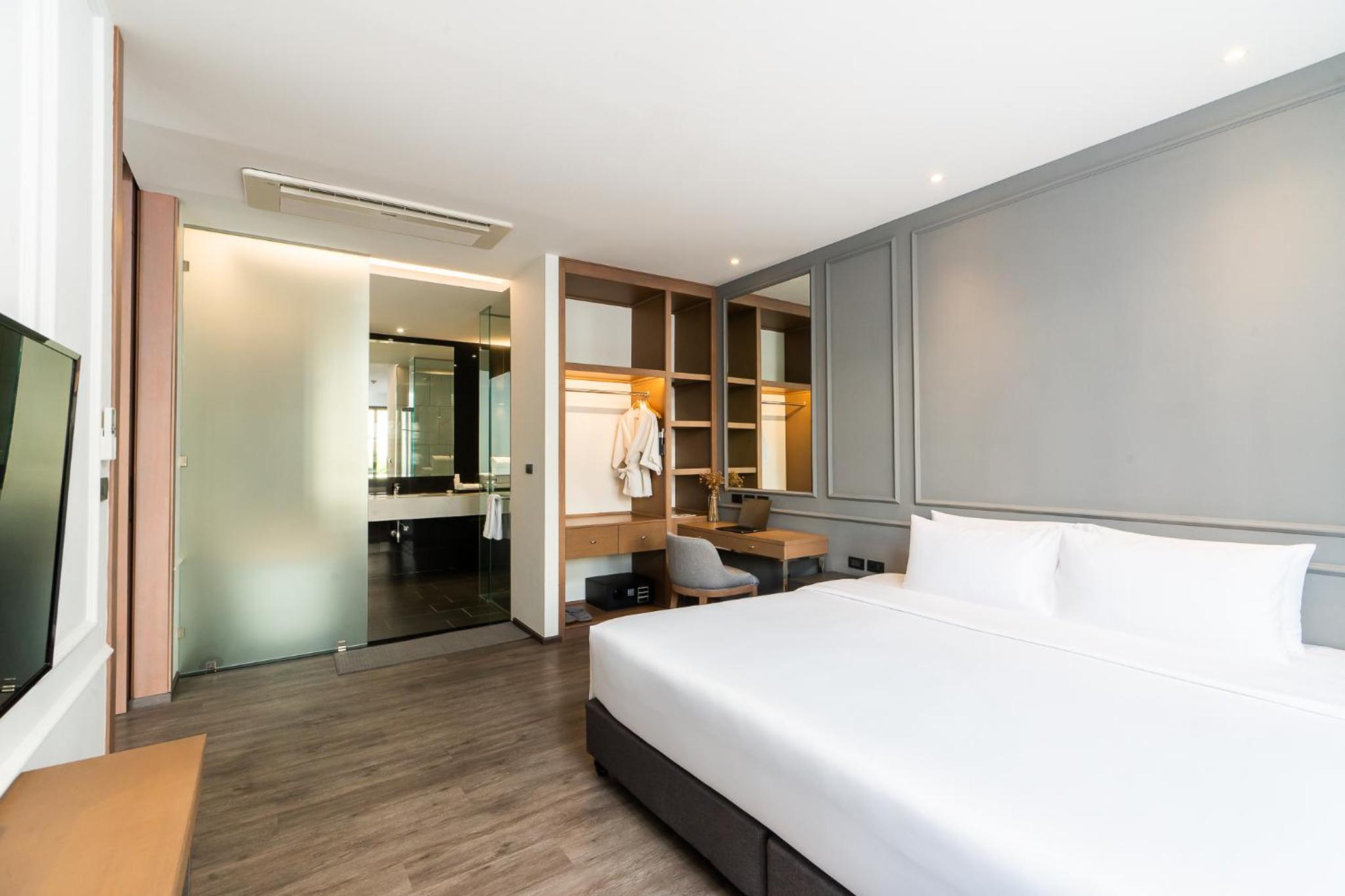 1 Bedroom, Suite, Pool Access