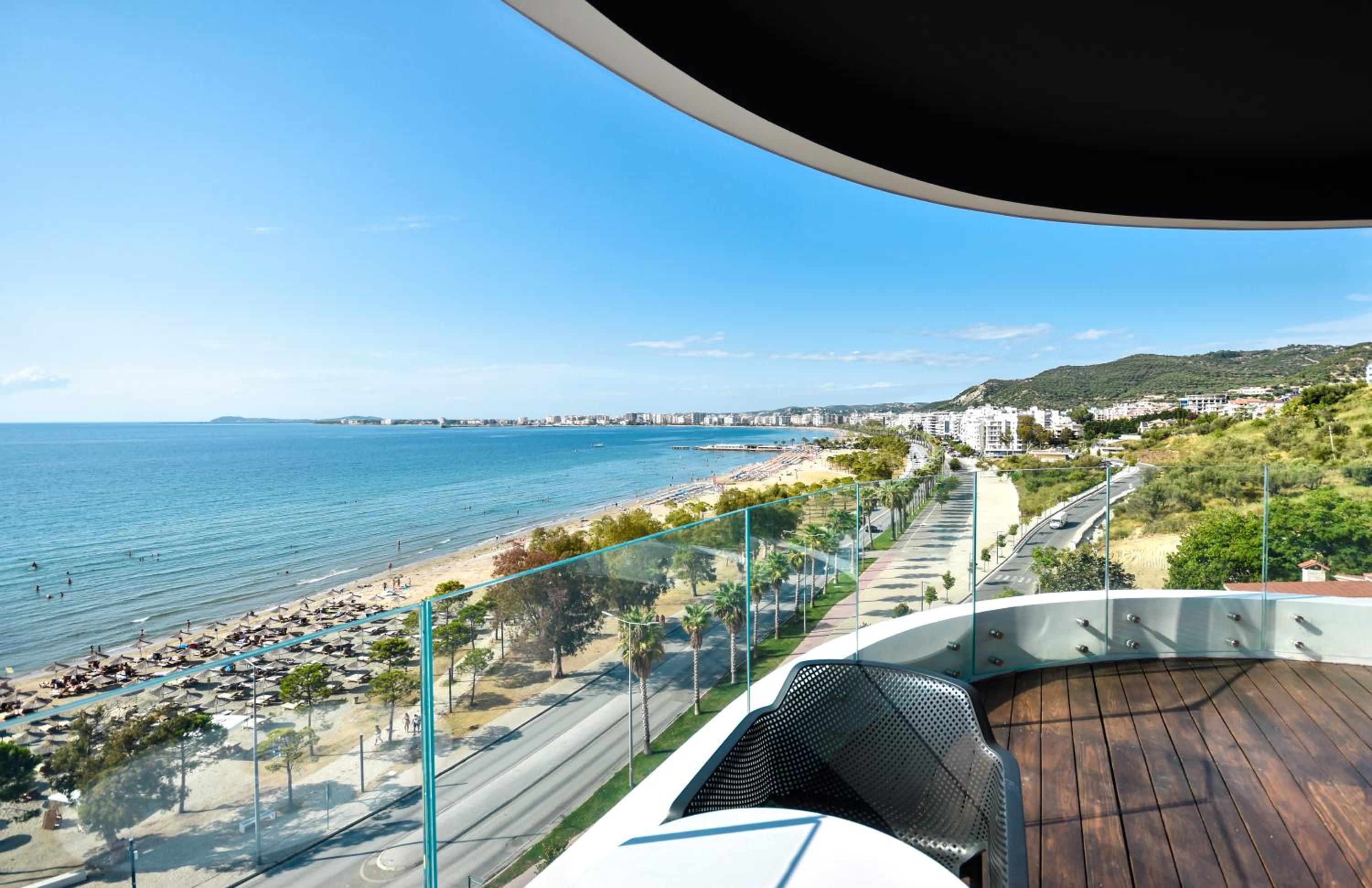 Yacht Hotel 24/28