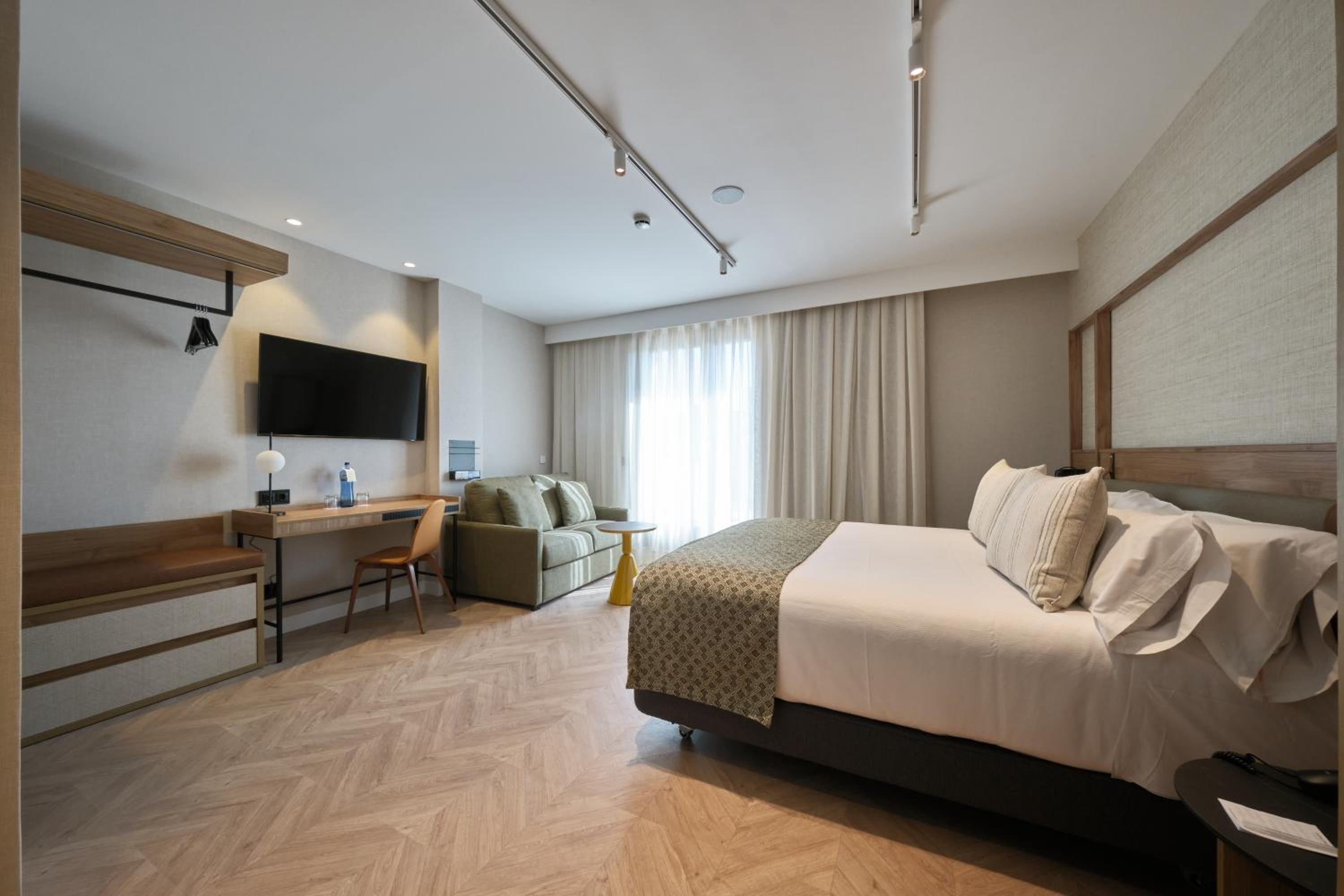 Deluxe, Double Bed, Balcony