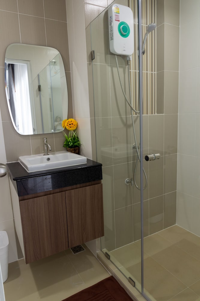 Modernbright Service Apartment 20/20