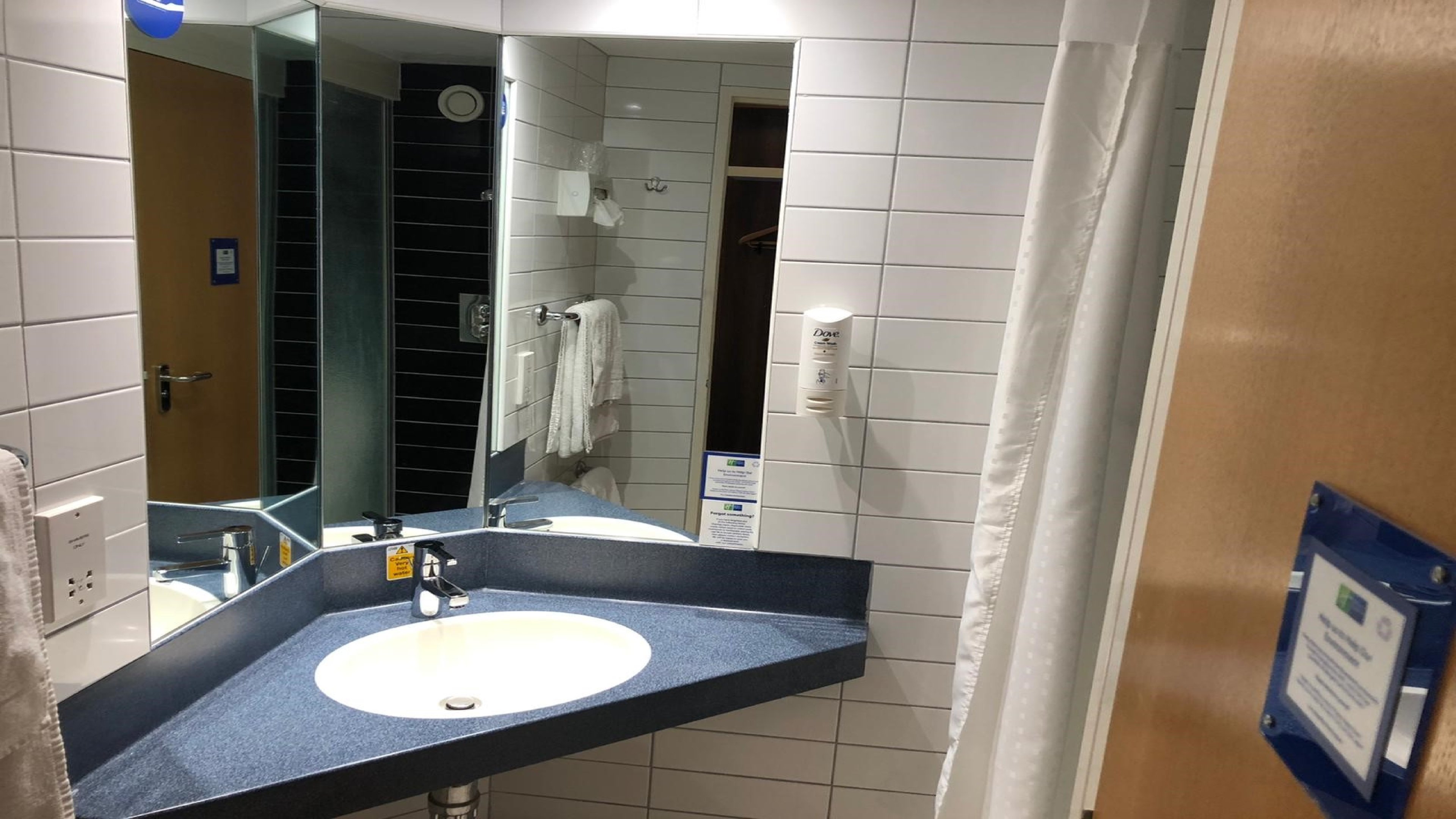 Holiday Inn Express Glenrothes 66/70