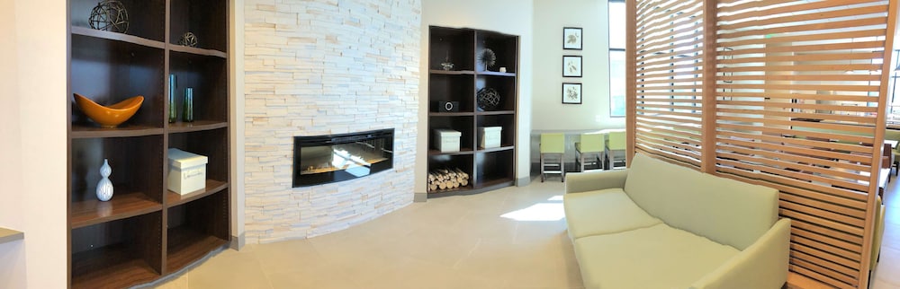 Country Inn & Suites by Radisson, San Jose International Airport, CA 28/30
