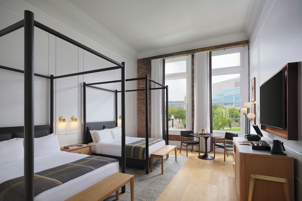 Junior Suite, 2 Queen Beds, with View