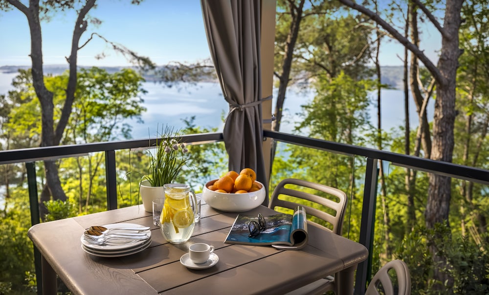 Valamar Camping Lanterna 12/31