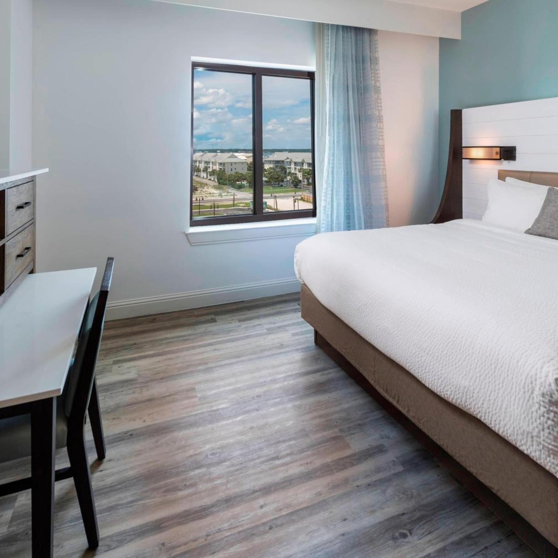 Deluxe, Suite, King Bed, Island View, Sofa