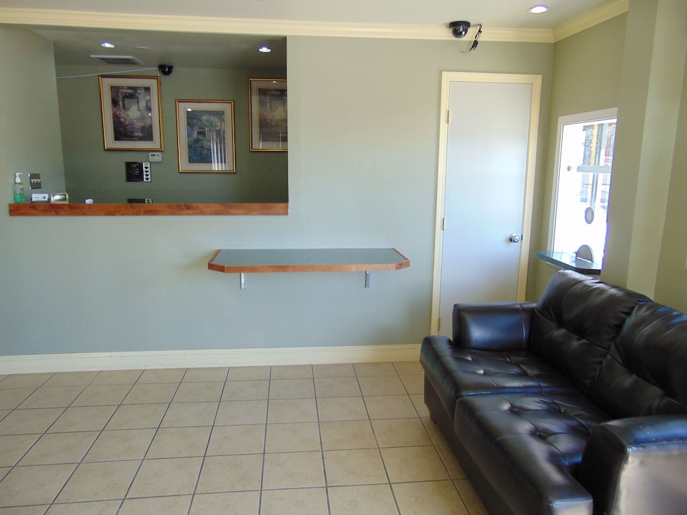 CORCORAN COUNTRY INN 30/48