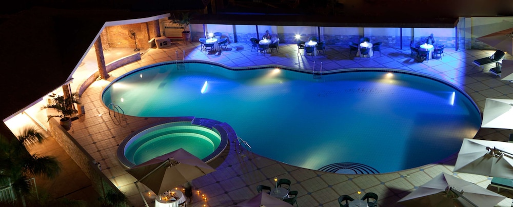 Oak Plaza East Airport Hotel 27/47