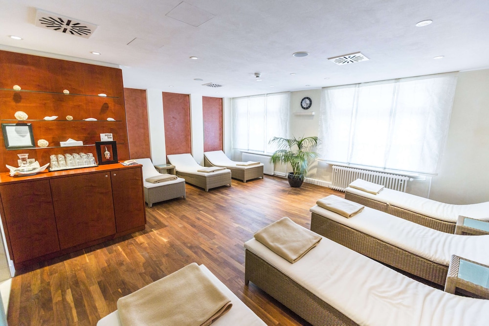 Heliopark Bad Hotel zum Hirsch 44/55