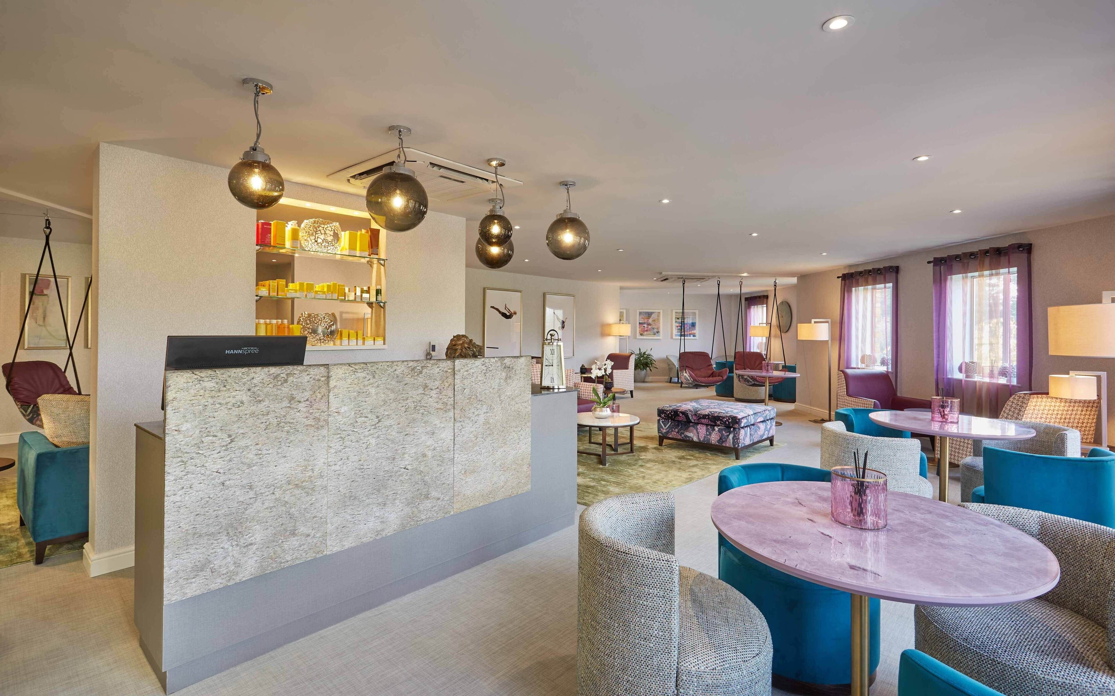 Lion Quays Hotel 10/87