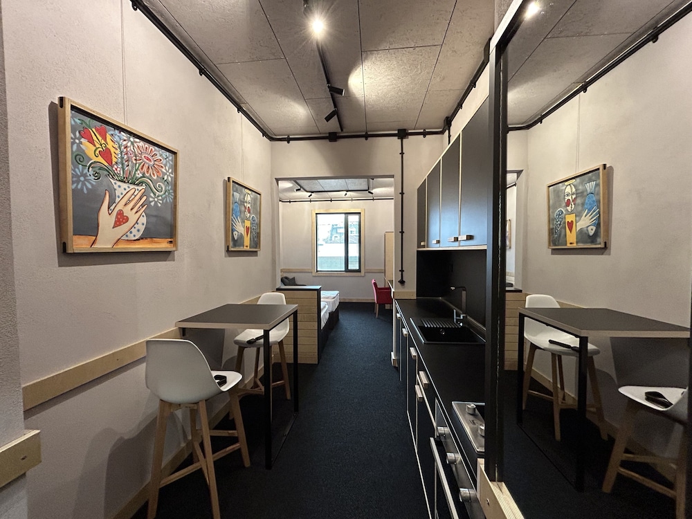 Art Hotel 158 24/29
