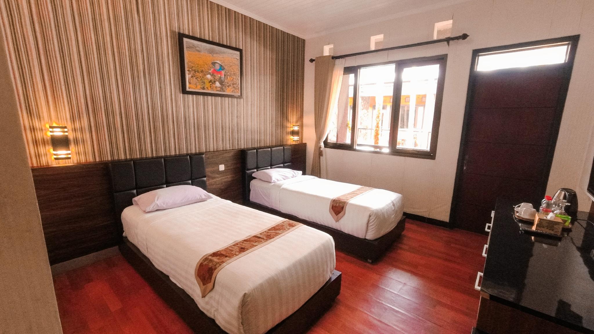 Mountain, Deluxe, Twin Beds, Garden View