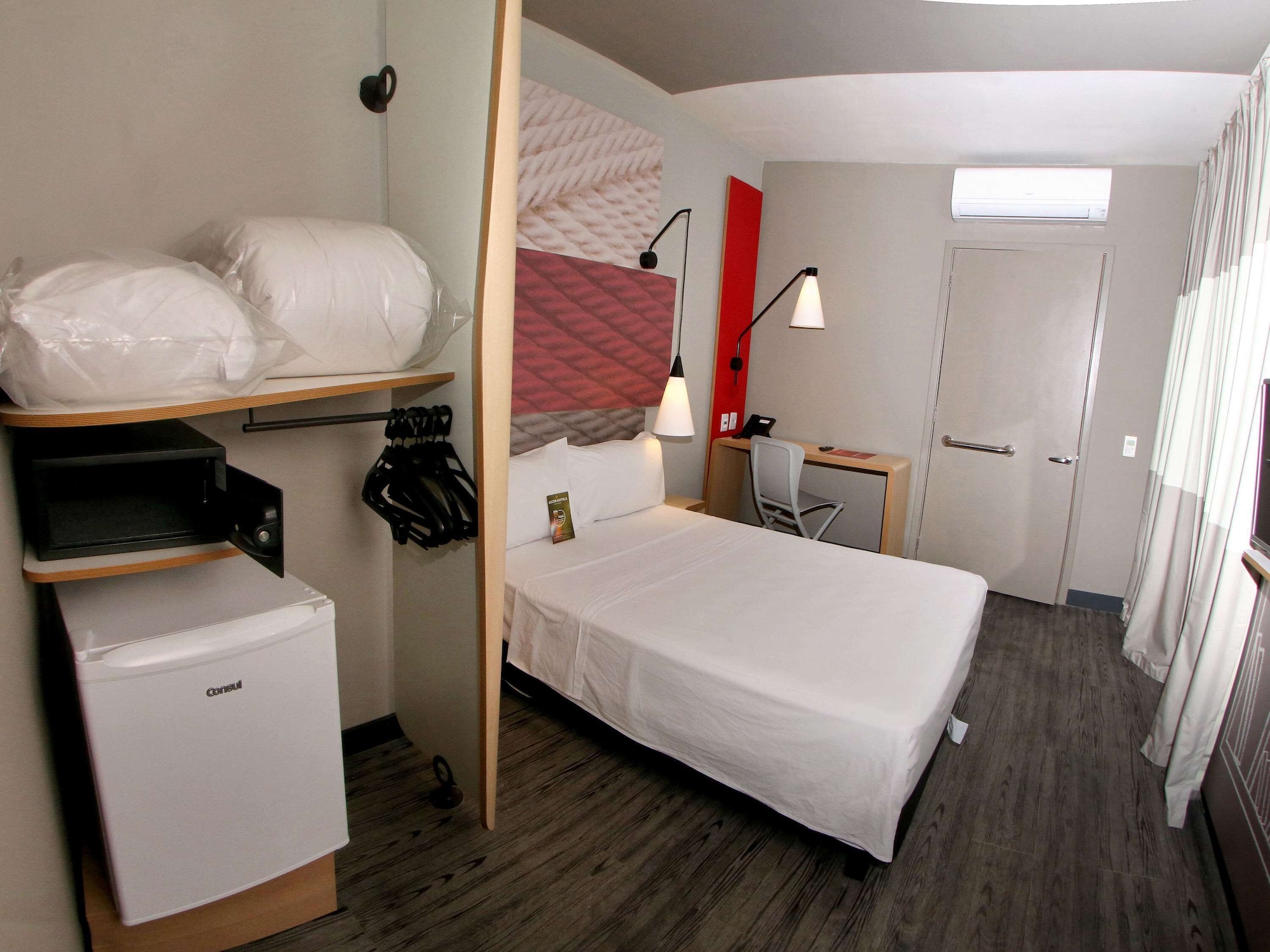 STANDARD, DOUBLE BED, ACCESSIBLE